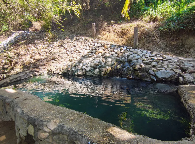Pozas termales minerales de Atotonilco