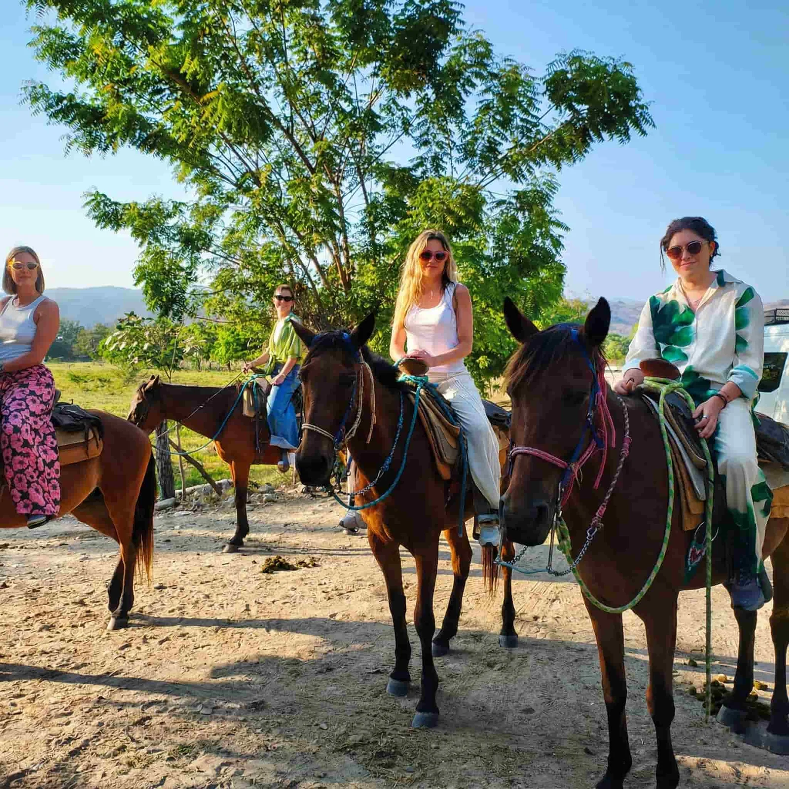 Atardecer a caballo en Manialtepec